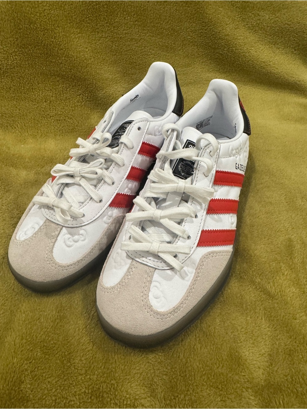 adidas Gazelle Hello Kitty
